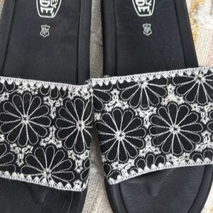 HED DUDE CHANDLER Black and White MENS Embroidered Slide Sandals SIZE 12 men’s